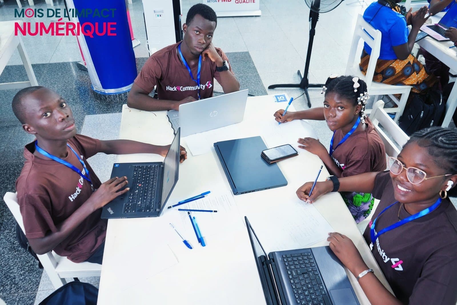 Équipe Innovation Squad au hackathon Hack4Community