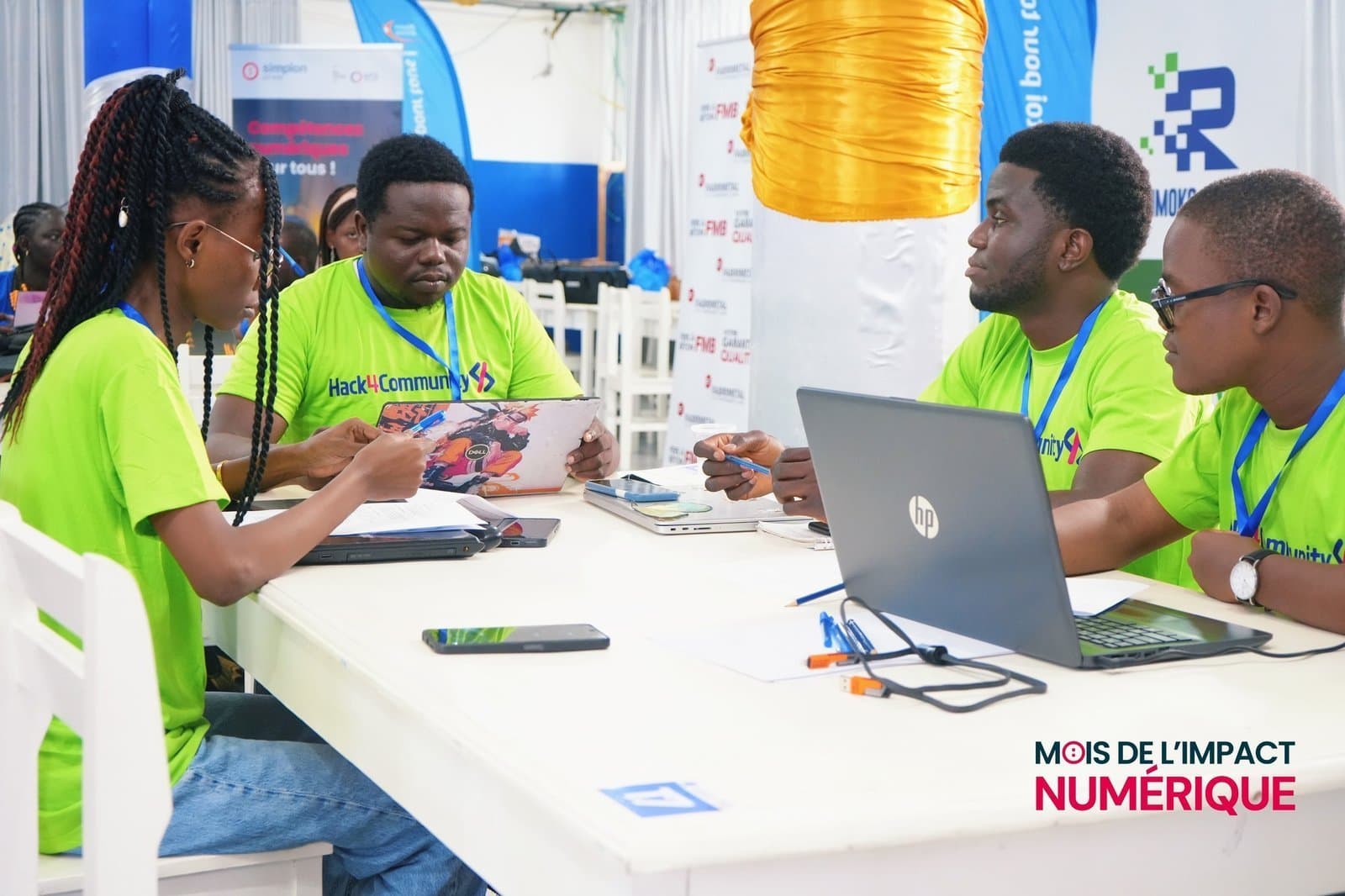 Équipe Elite Squad au hackathon Hack4Community