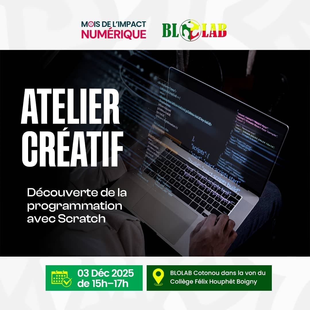 Gros plan sur des mains tapant sur un ordinateur portable affichant du code.